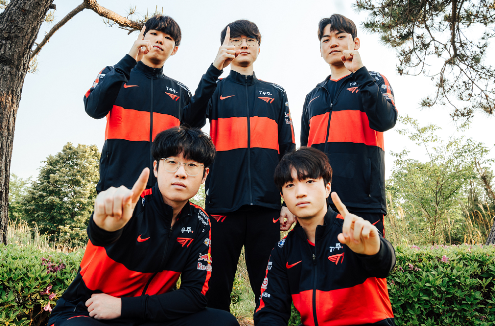 包含T1完胜PSG，Hanssama惊艳世界的词条