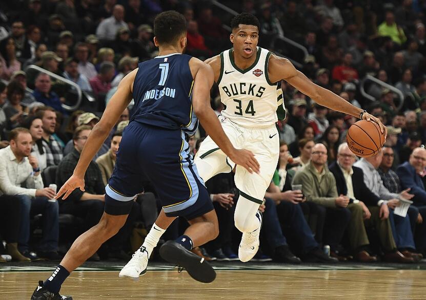 雄鹿碾压勇士，乔治绝境逆转