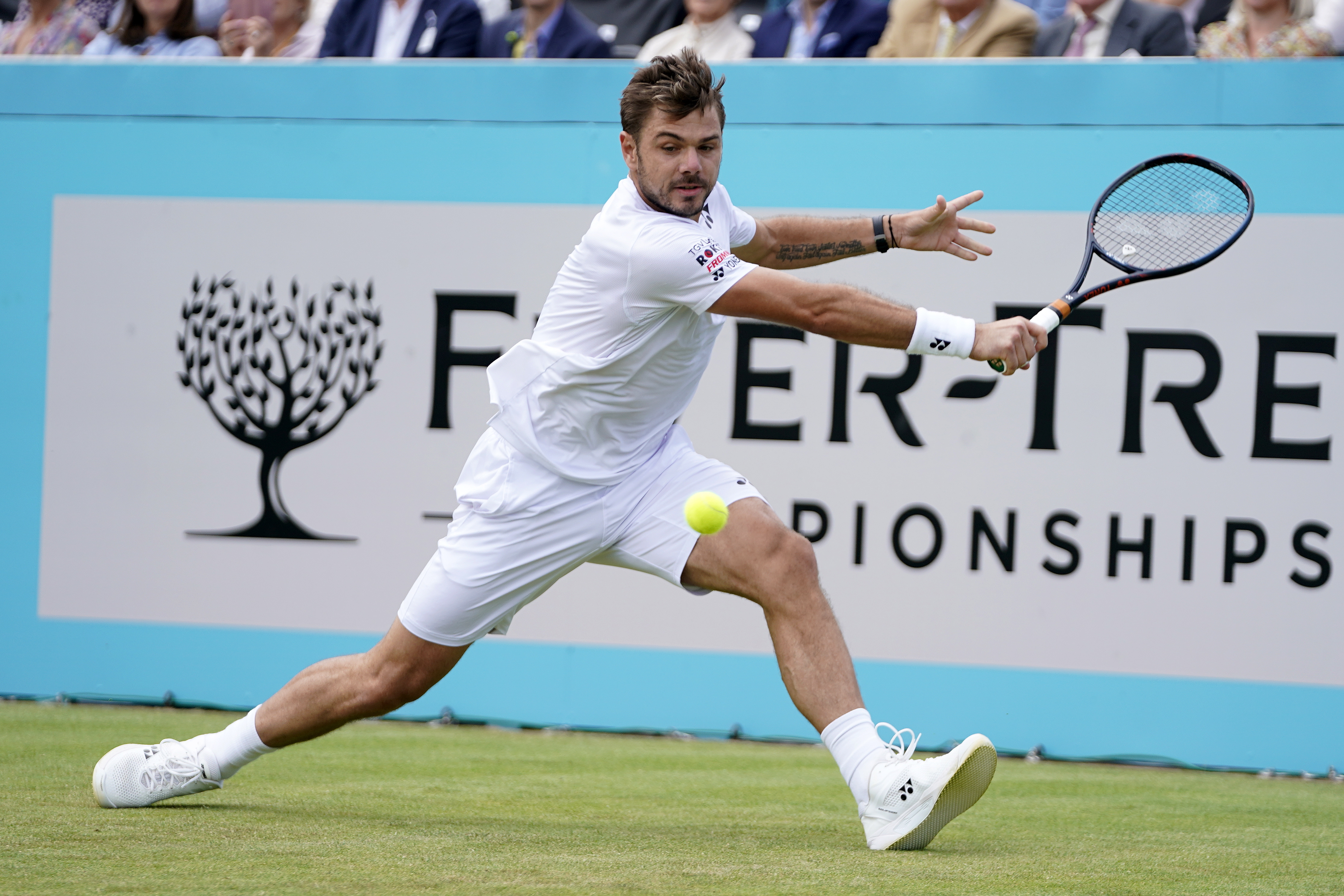 意大利网球队强势法国网球队，瓦林卡送出助攻