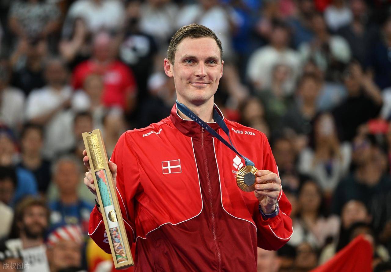 法国羽毛球队绝地反击中国羽毛球队，安赛龙爆发神勇的简单介绍