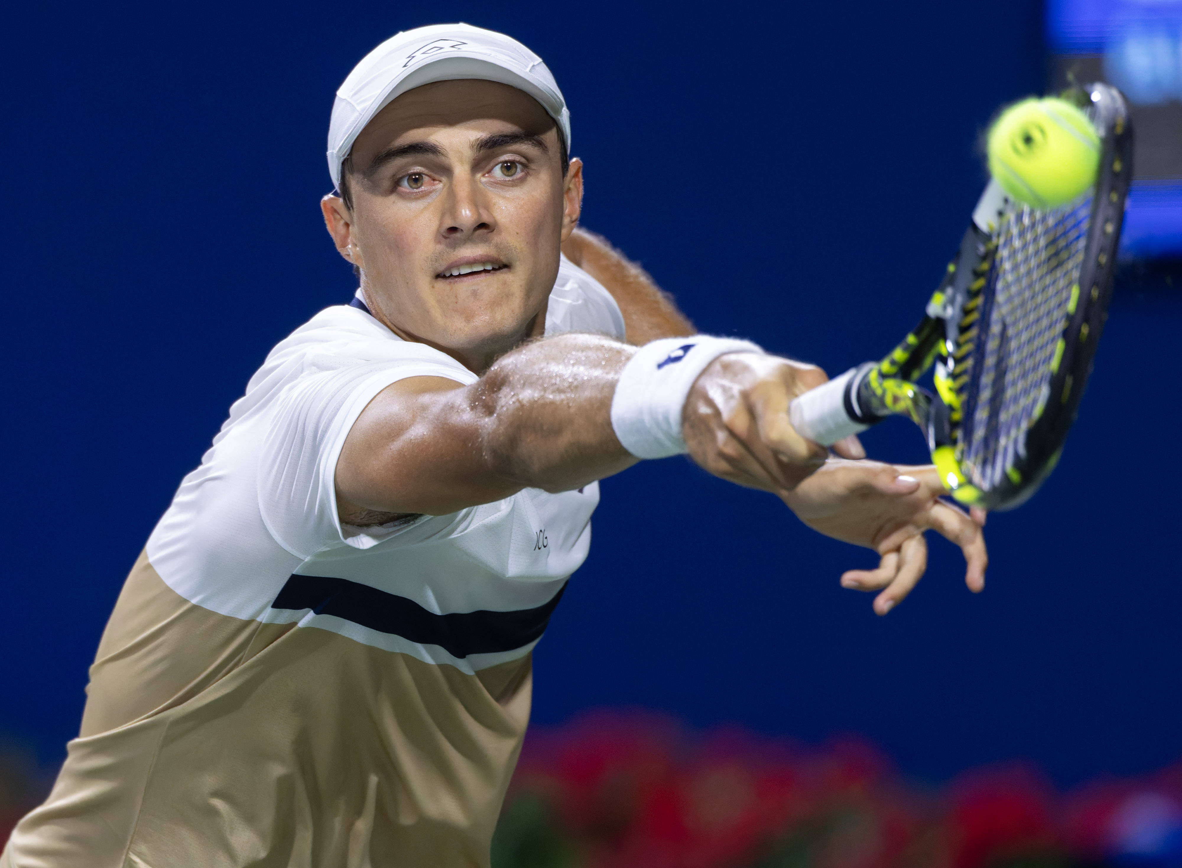 法国网球队鏖战世界网球队，兹维列夫绝境逆转的简单介绍