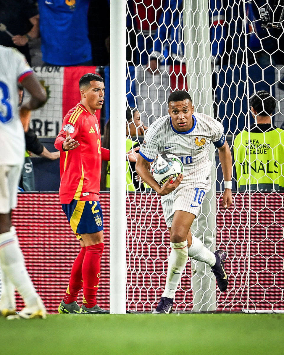 意大利鏖战西班牙，特尔施特根三分雨点燃全场