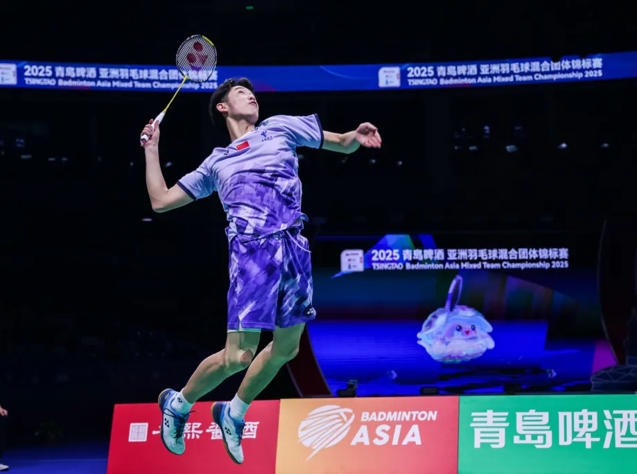 印尼羽毛球队逆转中国羽毛球队，桃田贤斗完成帽子戏法