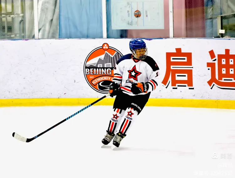 关于冰球战术革新取得奇效，引发战术热潮的信息