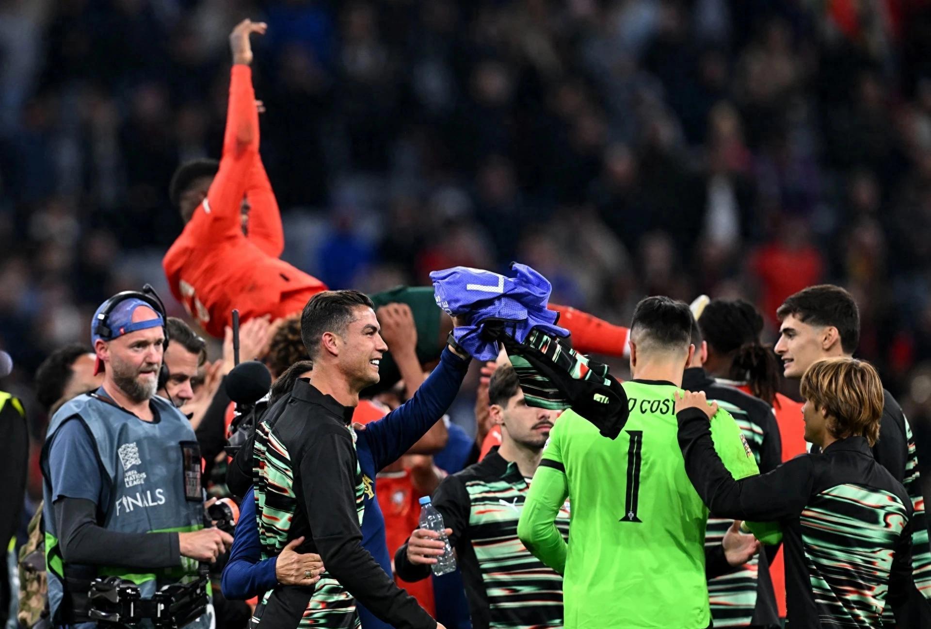 关于葡萄牙碾压巴黎,内马尔关键制胜的信息 关于葡萄牙碾压巴黎,内马尔关键制胜的信息