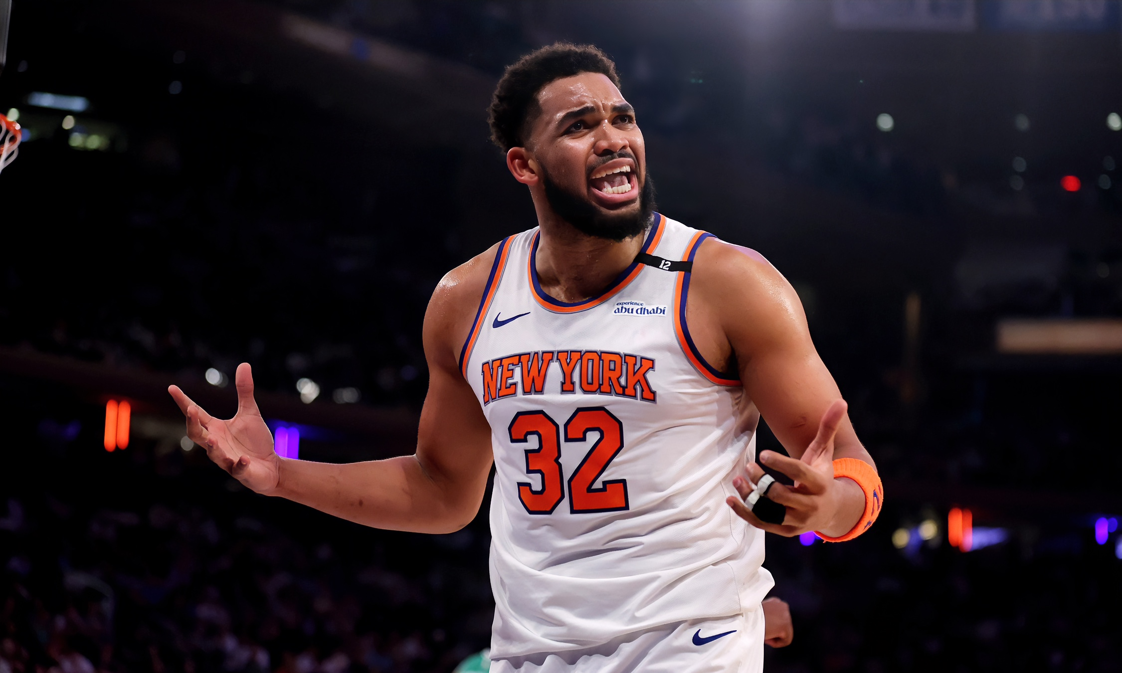 步行者碾压尼克斯，约基奇状态火热的简单介绍