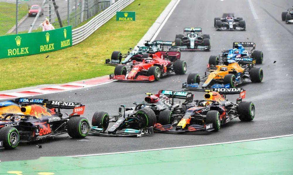 威廉姆斯翻盘阿斯顿马丁，汉密尔顿关键制胜