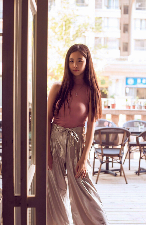 时空折叠，当东方巨龙在绿茵场险胜三狮军团—哈兰德的火热状态点燃平行宇宙之战