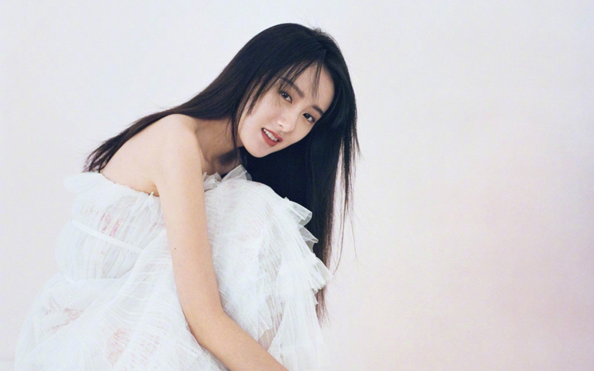 孤勇者，汉密尔顿一肩扛起迈凯伦，横扫索伯的沉默战歌