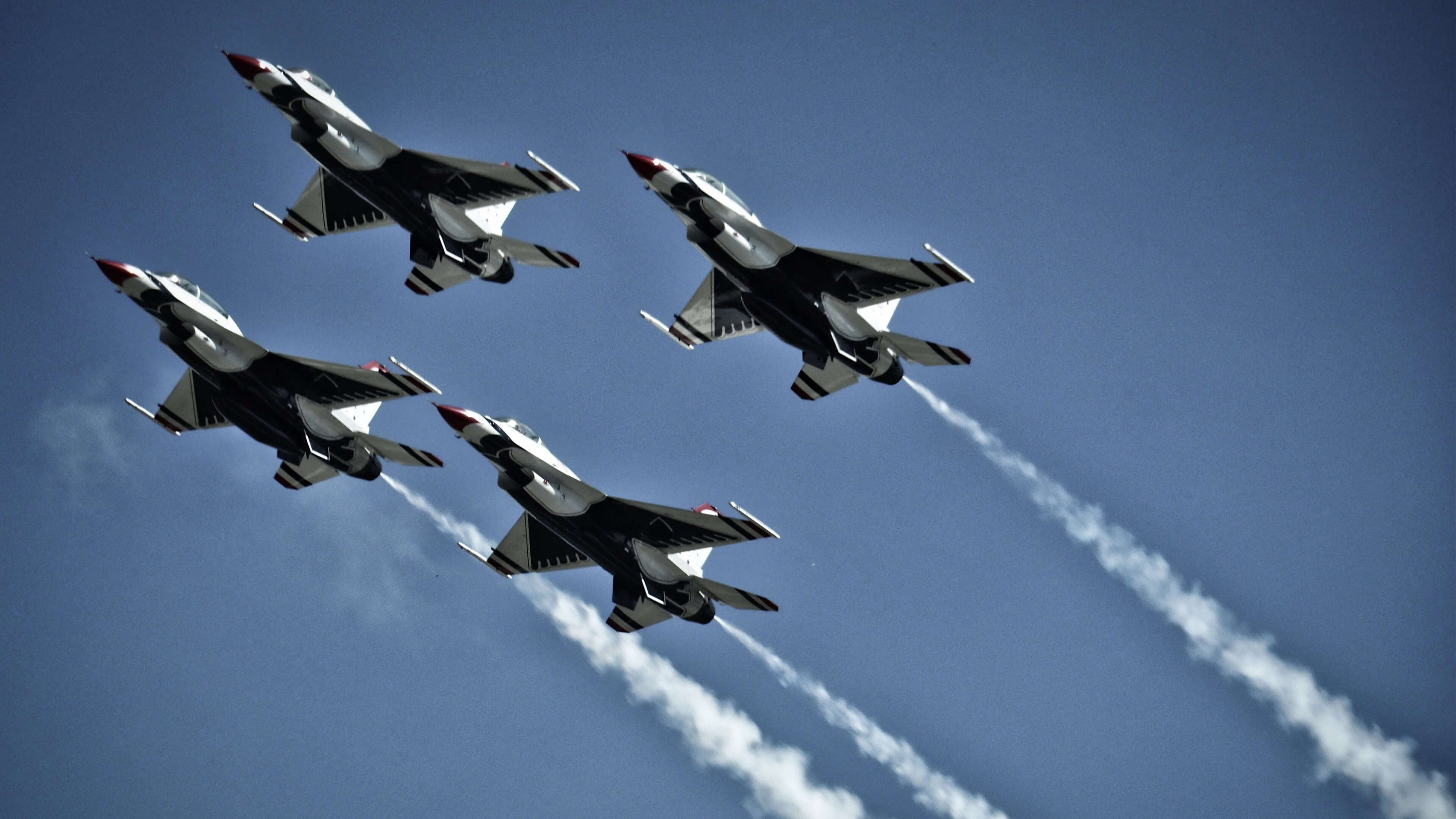 针尖对麦芒,当广东队极致团队篮球遇上雄鹿的巨星风暴