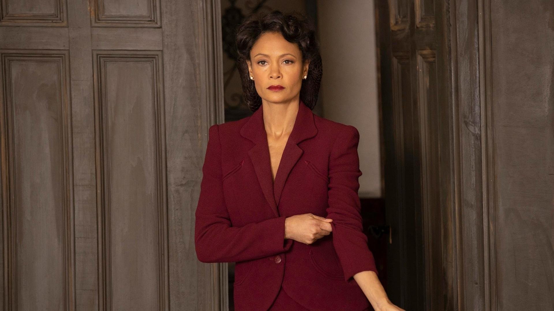 射日，当利拉德的三分球在另一座球馆上空抹去悬念