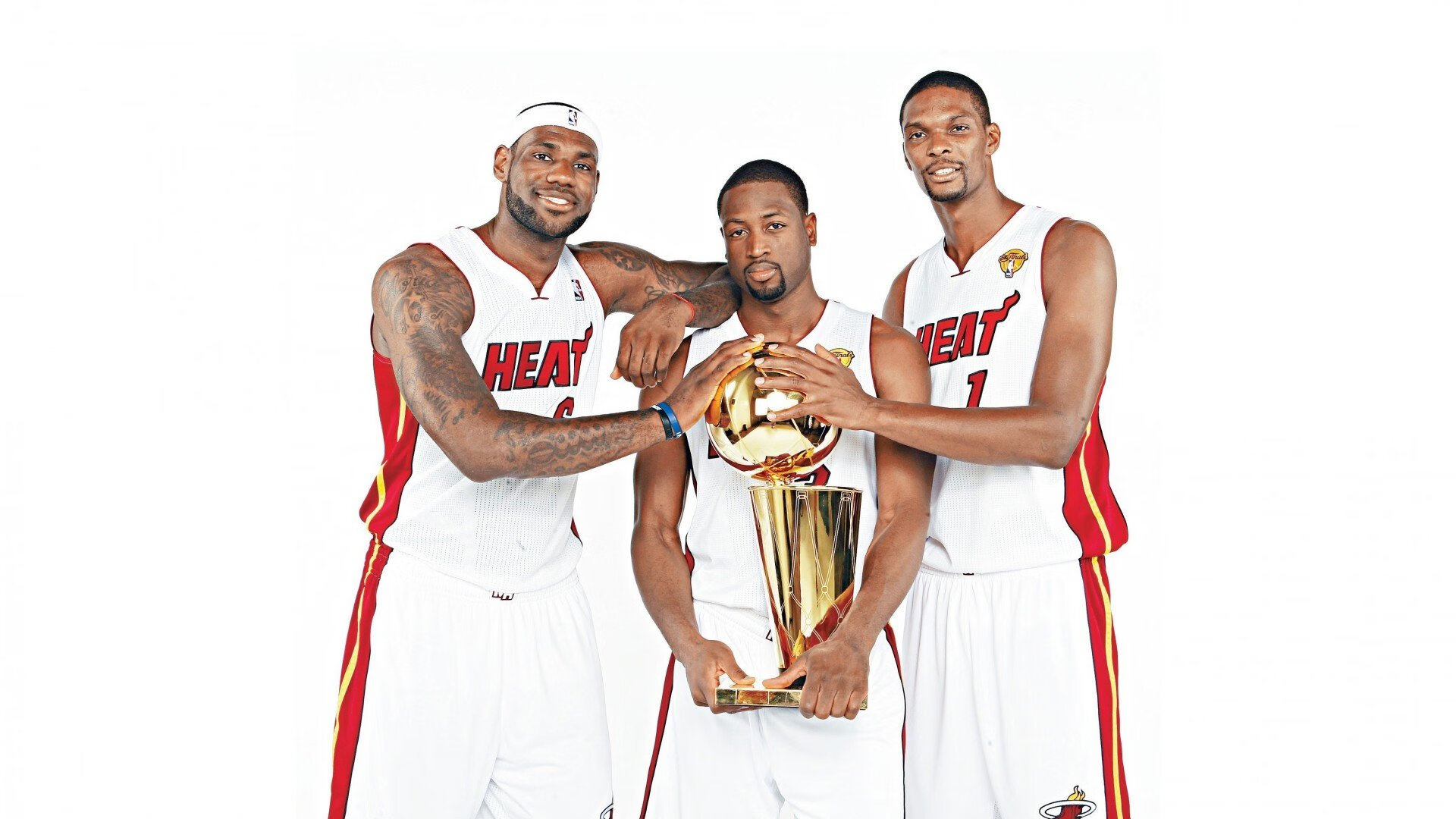 欧冠激情点燃夜晚，篮网鏖战力克奇才强势晋级